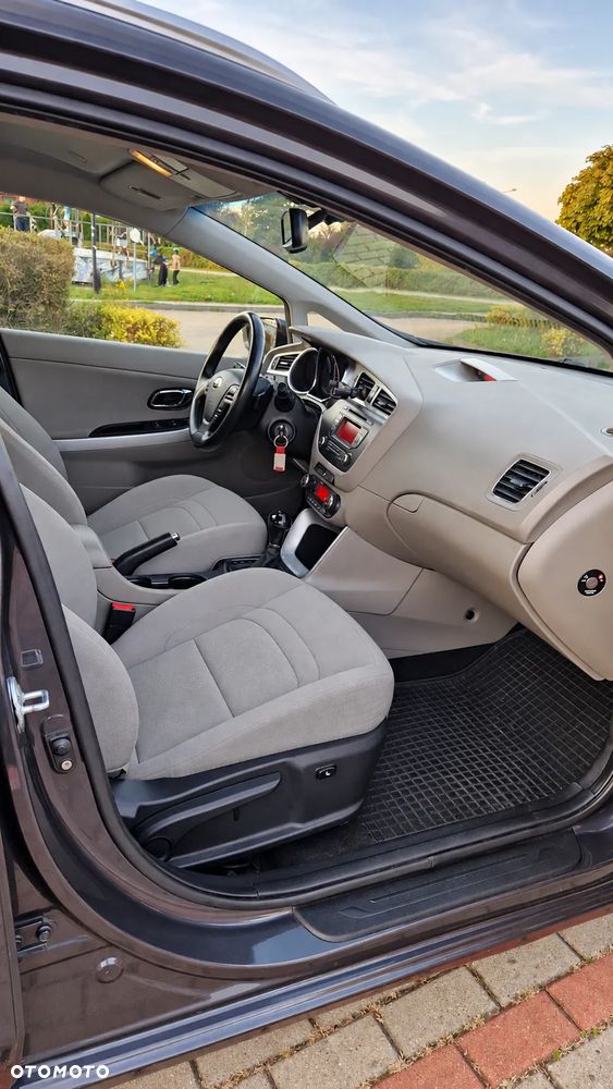 Kia Ceed - 8