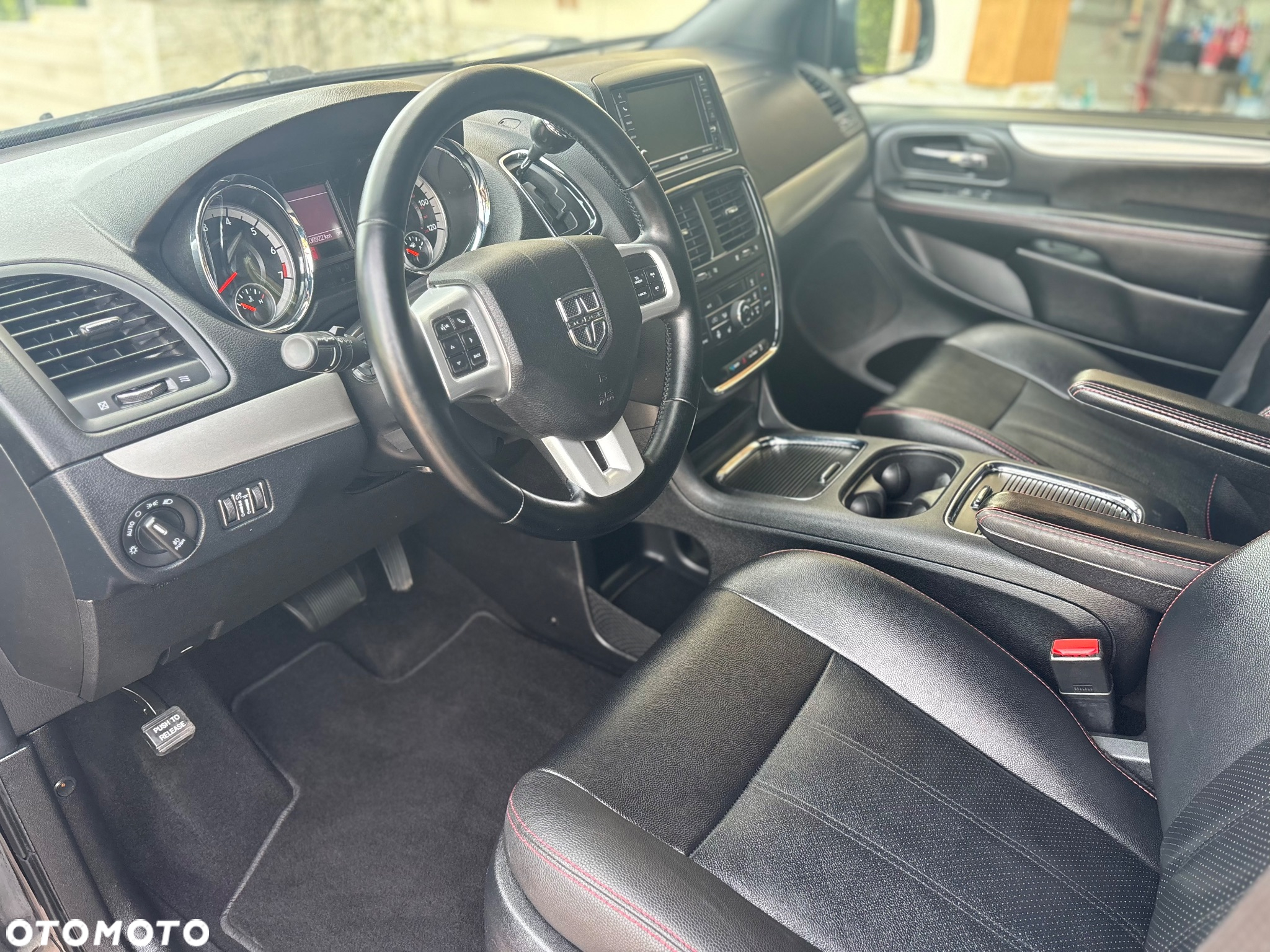 Dodge Grand Caravan - 6