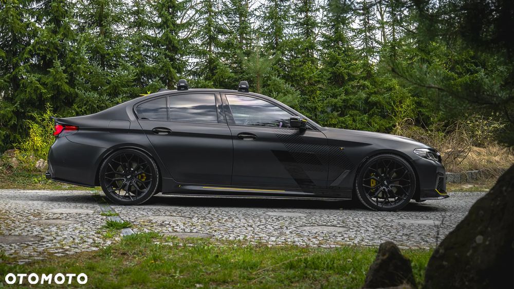 2022 BMW Seria 5 530i xDrive M Sport Edition, photograph 11