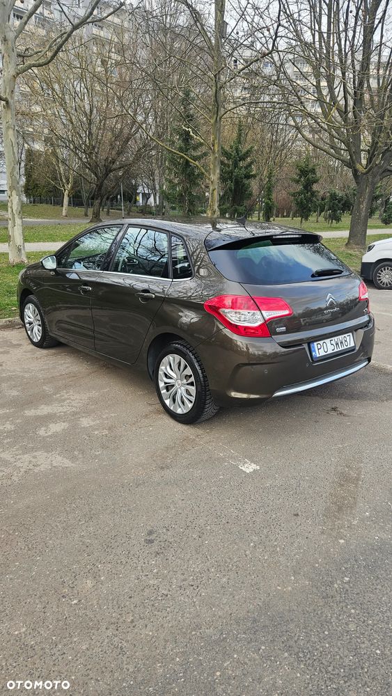 Citroën C4 e-HDi 115 Selection - 6