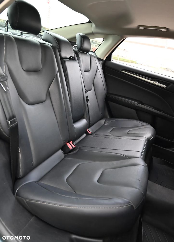 Ford Fusion 2.0 EcoBoost Titanium - 31