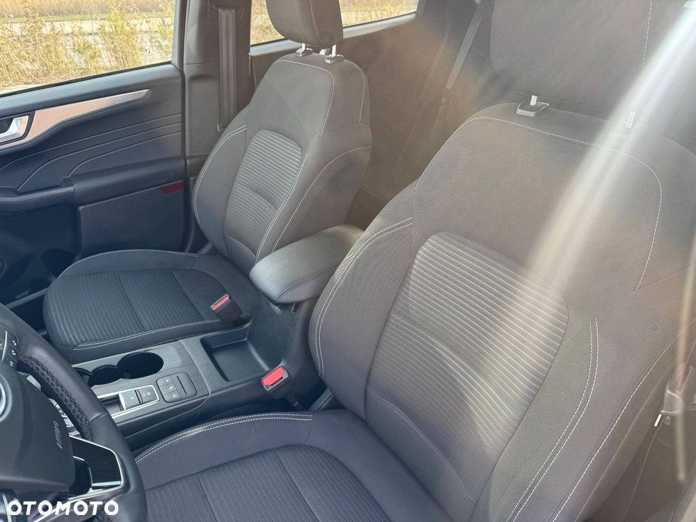 Ford Kuga 2.5 FHEV FWD Titanium - 34