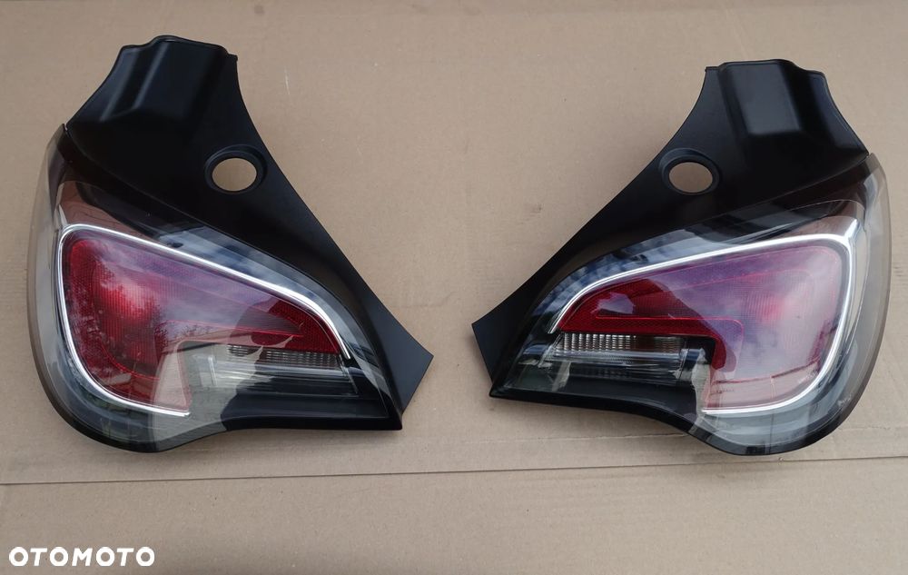 LAMPA LEWY PRAWY TYŁ OPEL ADAM 16r. ZWYKŁE - 1