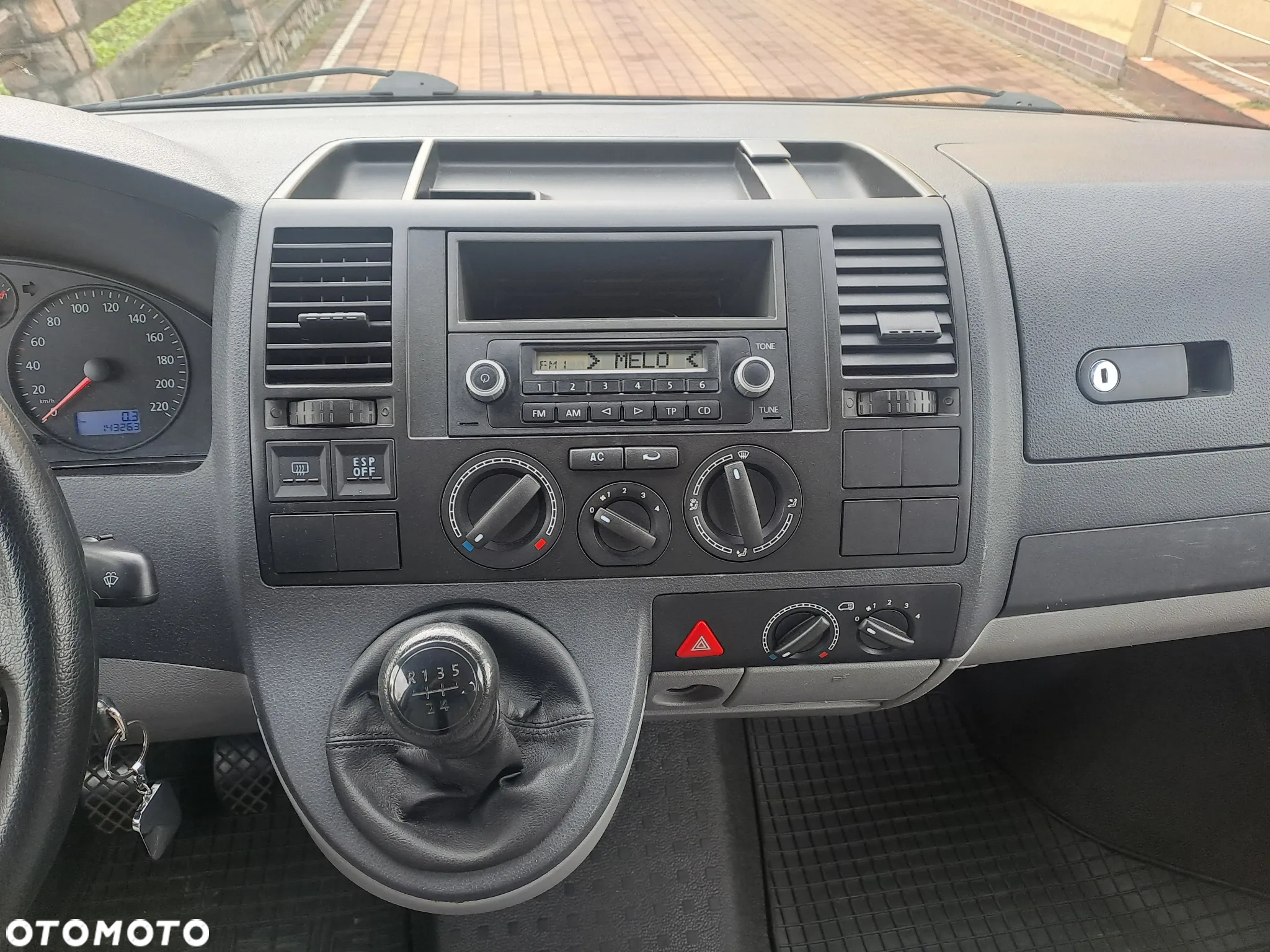 Volkswagen Transporter T5 TDI L2H1 - 15