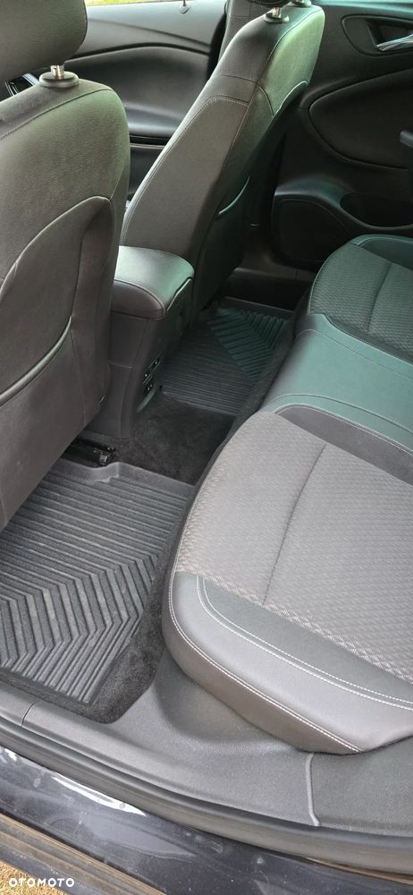 Opel Astra 1.6 Turbo Start/Stop Dynamic - 17