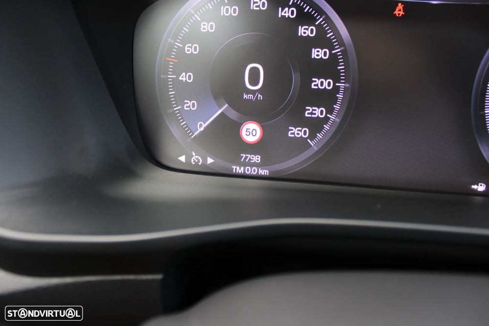 Volvo XC 40 1.5 T2 Plus Dark Auto - 21