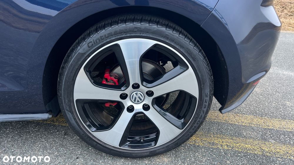 Volkswagen Golf GTI (BlueMotion Technology) - 27