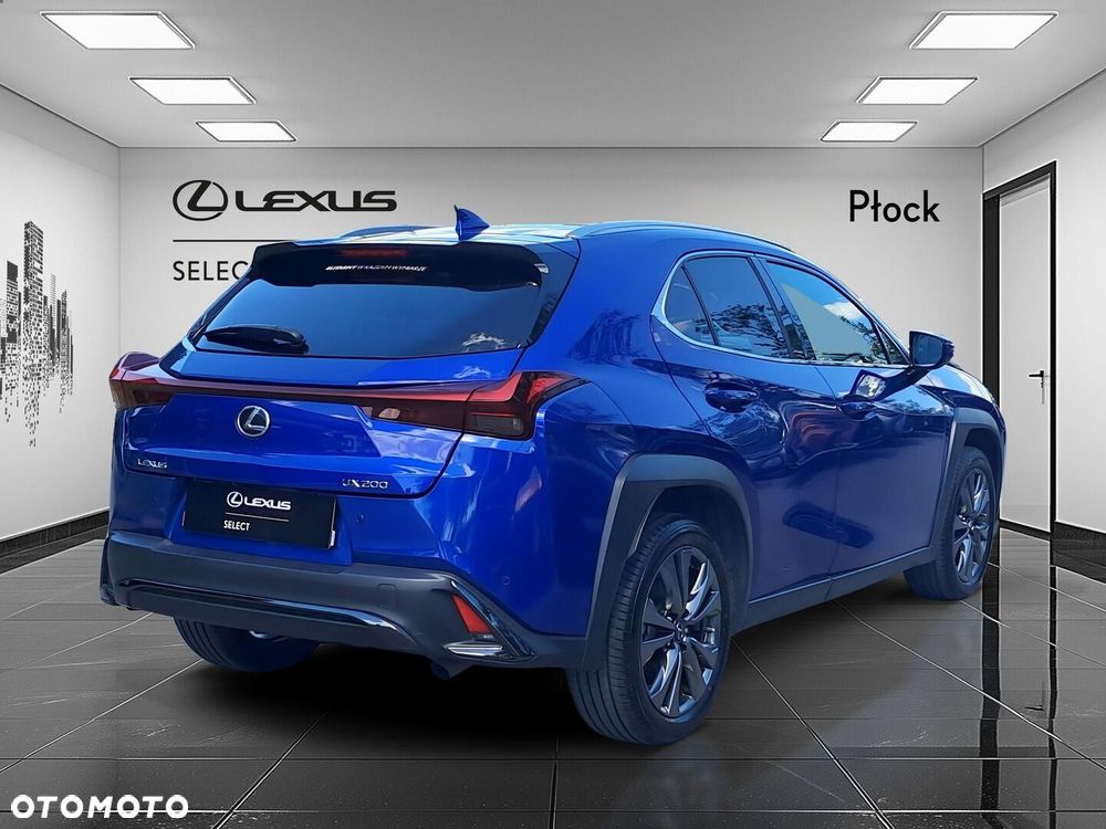 Lexus UX - 5