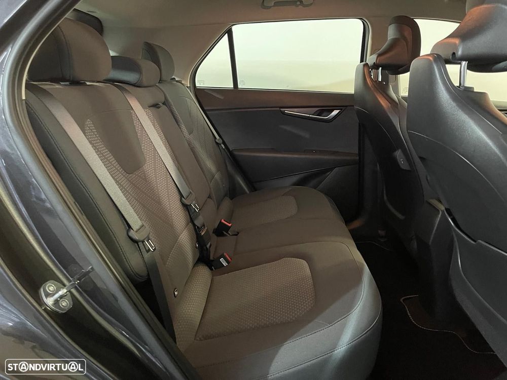 Kia Niro EV 64kWh Drive - 16