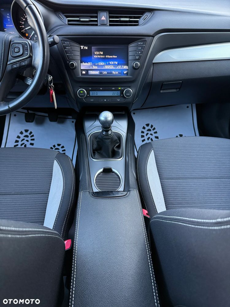 Toyota Avensis 2.0 D-4D Premium - 7