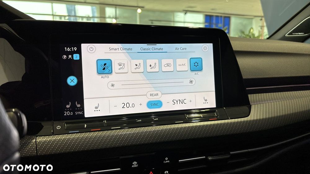 Volkswagen Golf 1.5 eTSI EVO R-Line DSG - 24