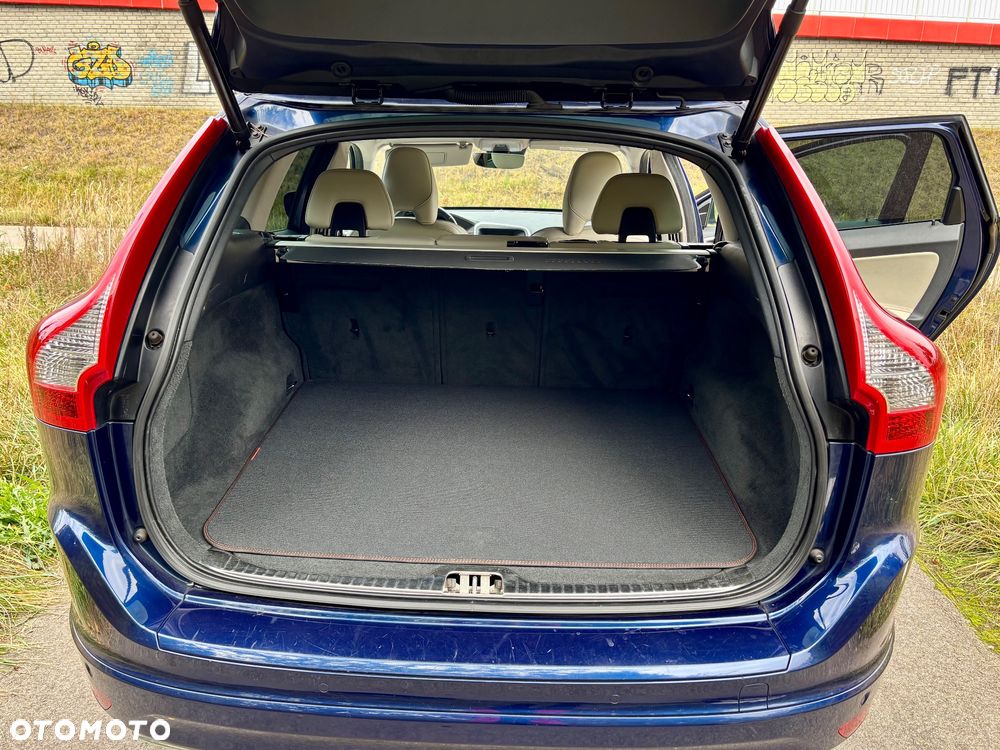 Volvo XC 60 D4 AWD Ocean Race - 13