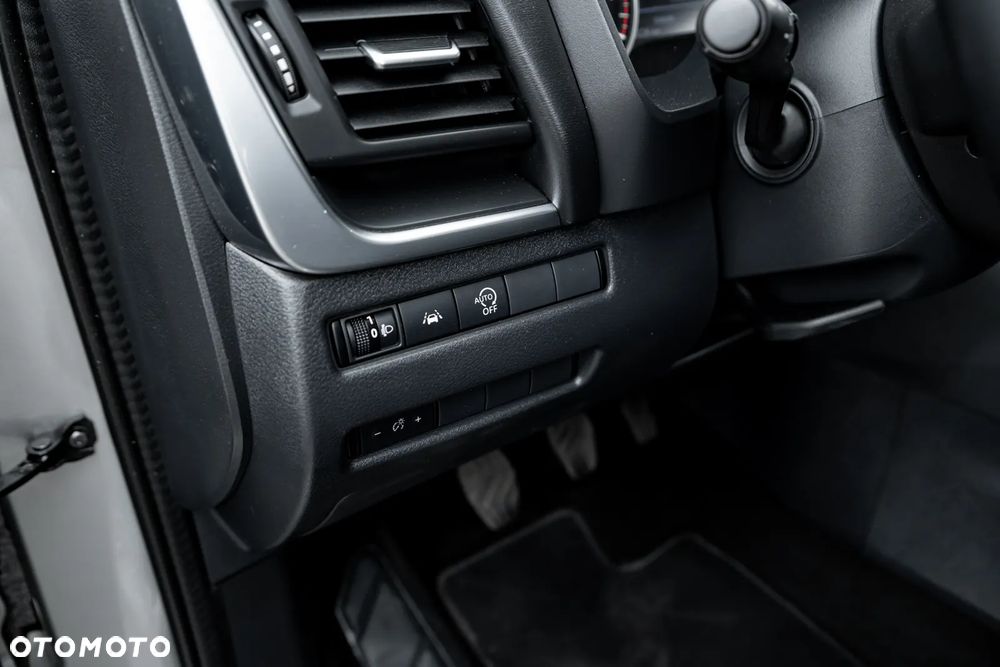 Nissan Qashqai 1.3 DIG-T N-Connecta - 28