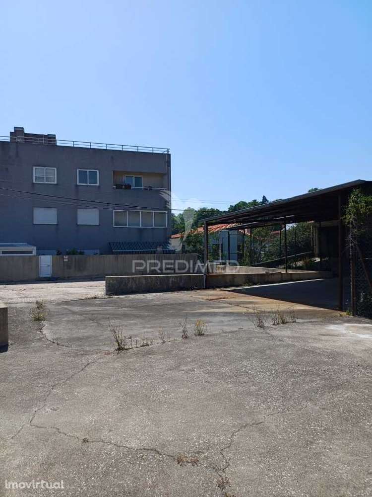 Armazem com loja no centro de S.João da Madeira - Grande imagem: 3/17