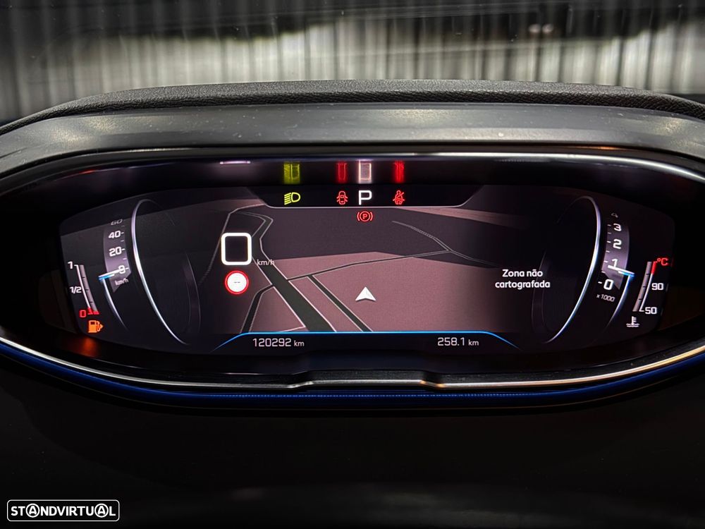 Peugeot 3008 1.5 BlueHDi Allure EAT8 - 18