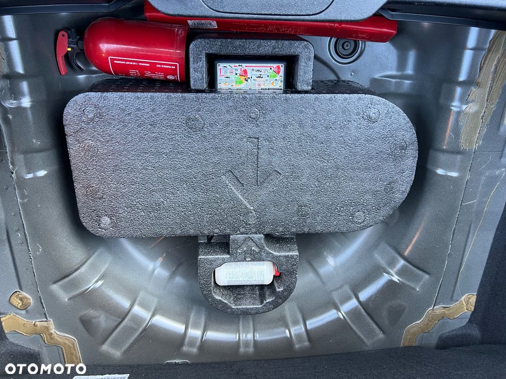 Ford Focus 1.0 EcoBoost Titanium Style - 27