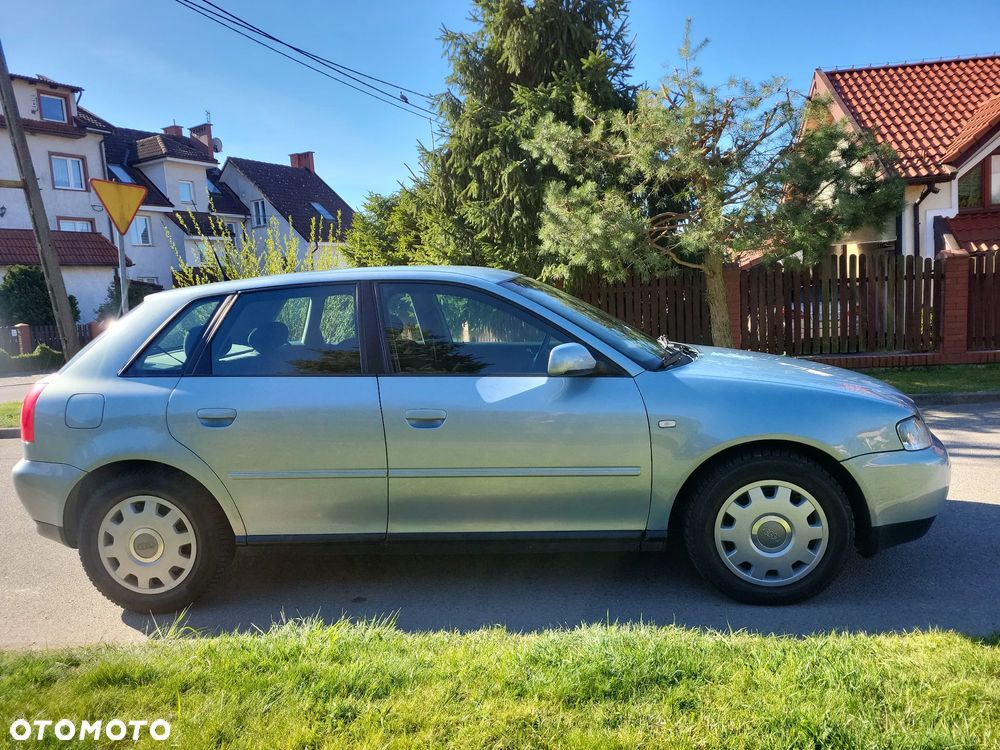 Audi A3 Sportback 1.8 Attraction - 15