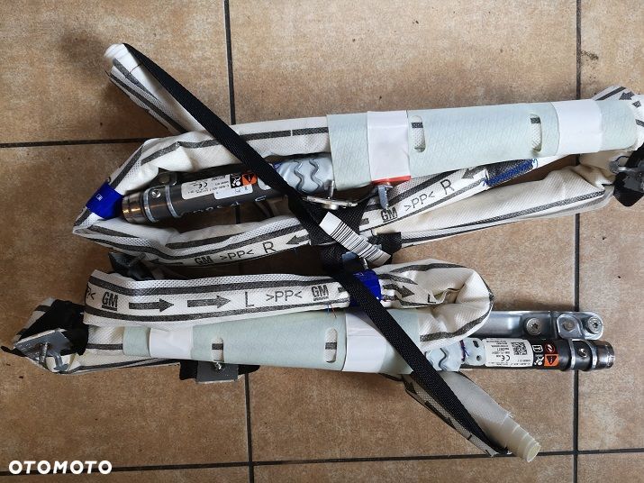 OPEL CORSA E KURTYNA PRAWA 39045978  EUROPA WERSJA 3 DRZWIOWA - 1