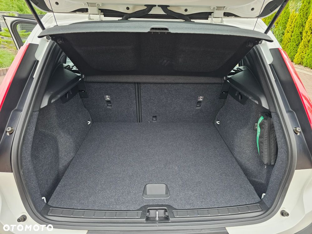 Volvo XC 40 T3 Momentum - 30
