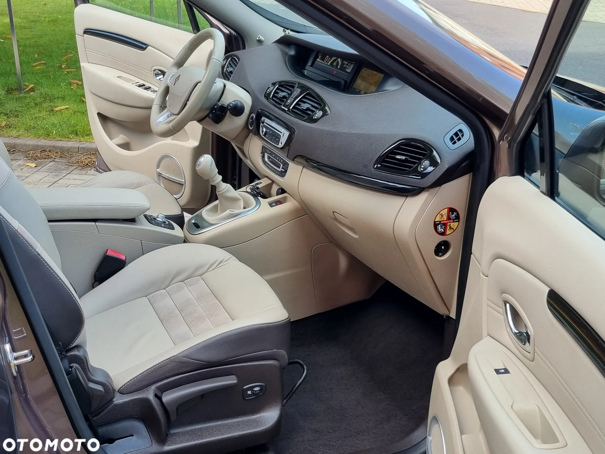 Renault Grand Scenic Gr 1.4 16V TCE Bose Edition - 18