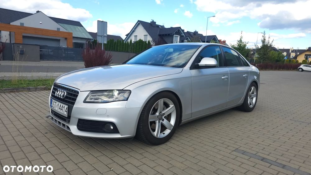 Audi A4 Limousine - 1