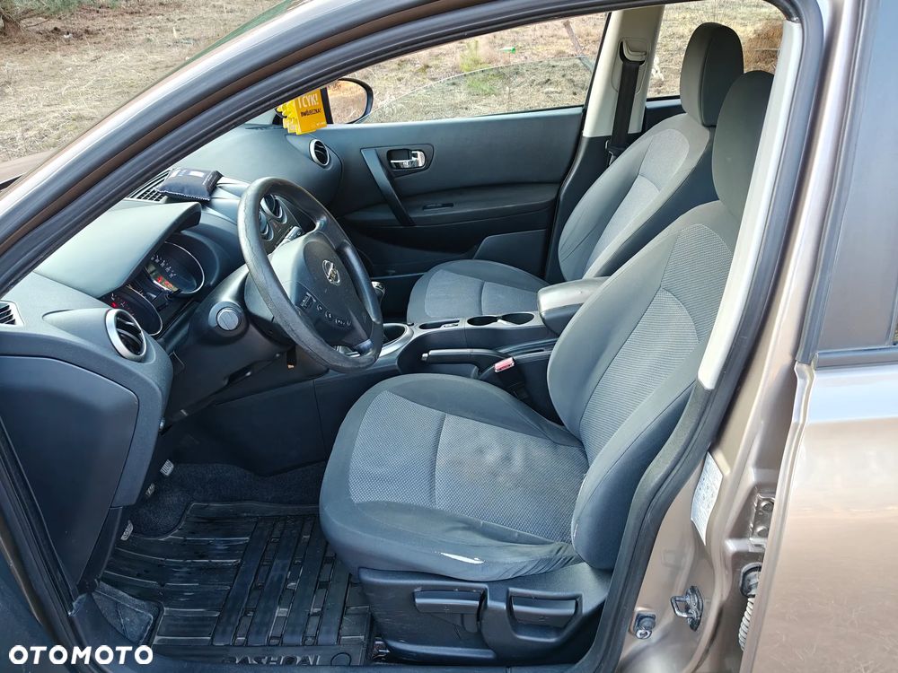 Nissan Qashqai 1.6 Visia - 8