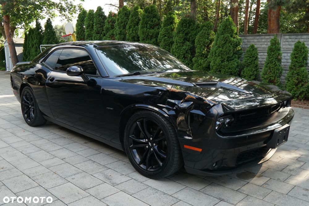 Dodge Challenger - 1