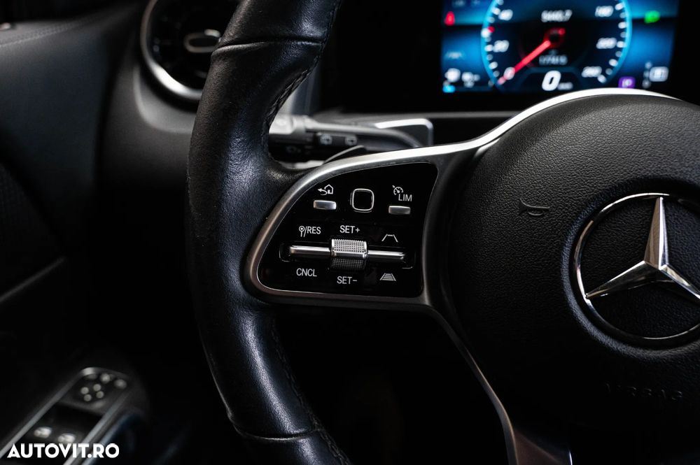 Mercedes-Benz GLB 200 d 8G-DCT Progressive - 23