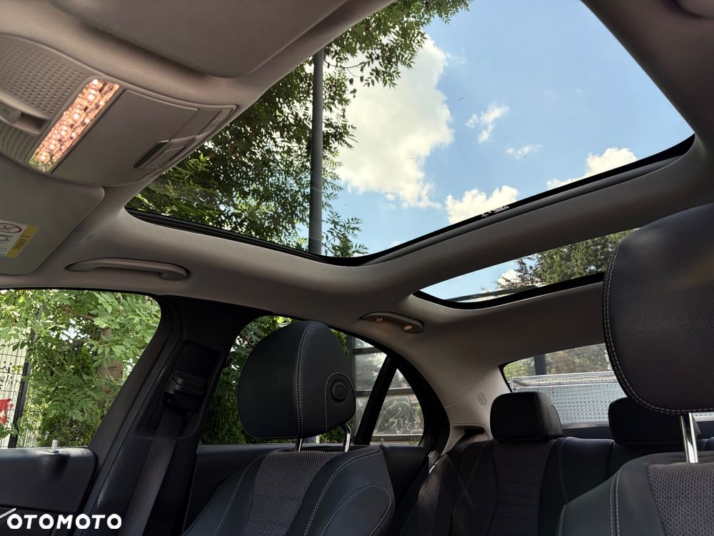 Mercedes-Benz Klasa E 400 d 4-Matic 9G-TRONIC - 33