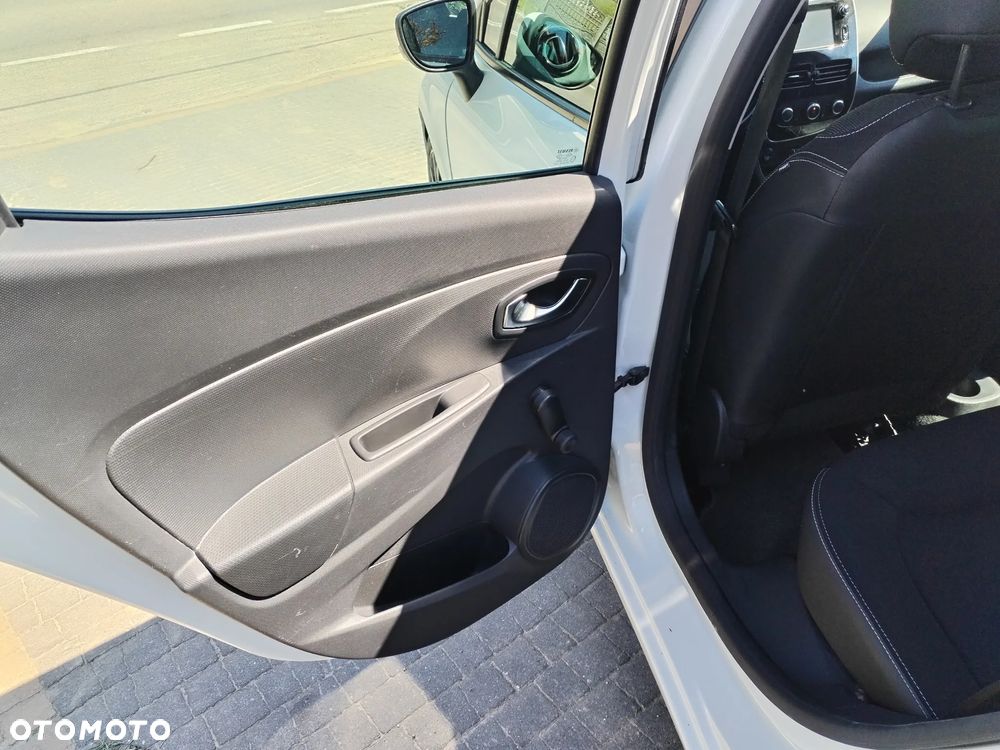 Renault Clio - 22