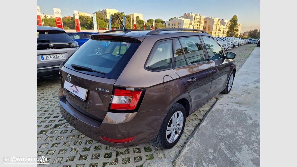 Skoda Fabia 1.0 TSI Ambition DSG - 5