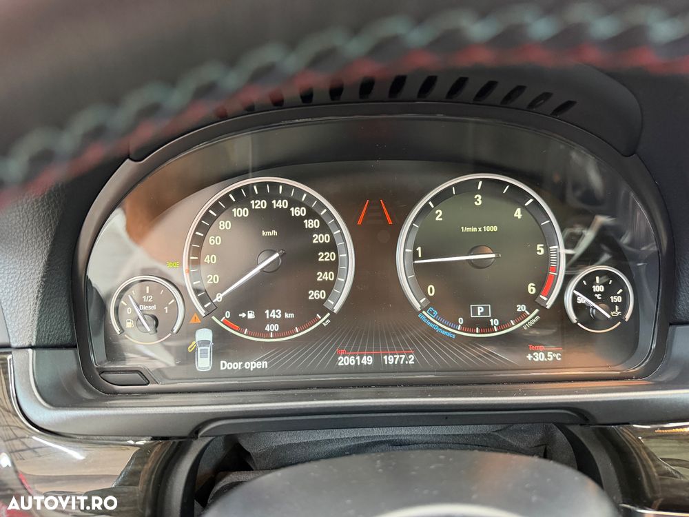 BMW Seria 5 525d xDrive Sport-Aut. - 10