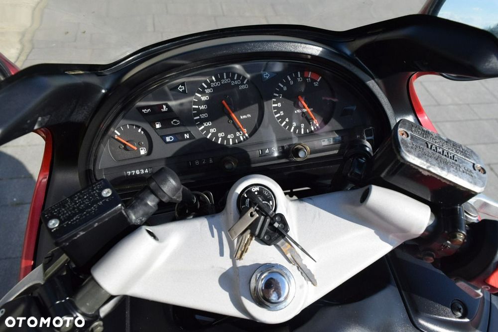 Yamaha GTS - 10