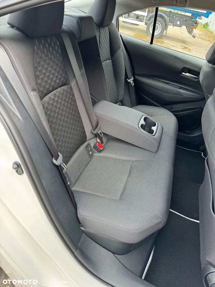 Toyota Corolla 1.8 Hybrid Comfort - 12