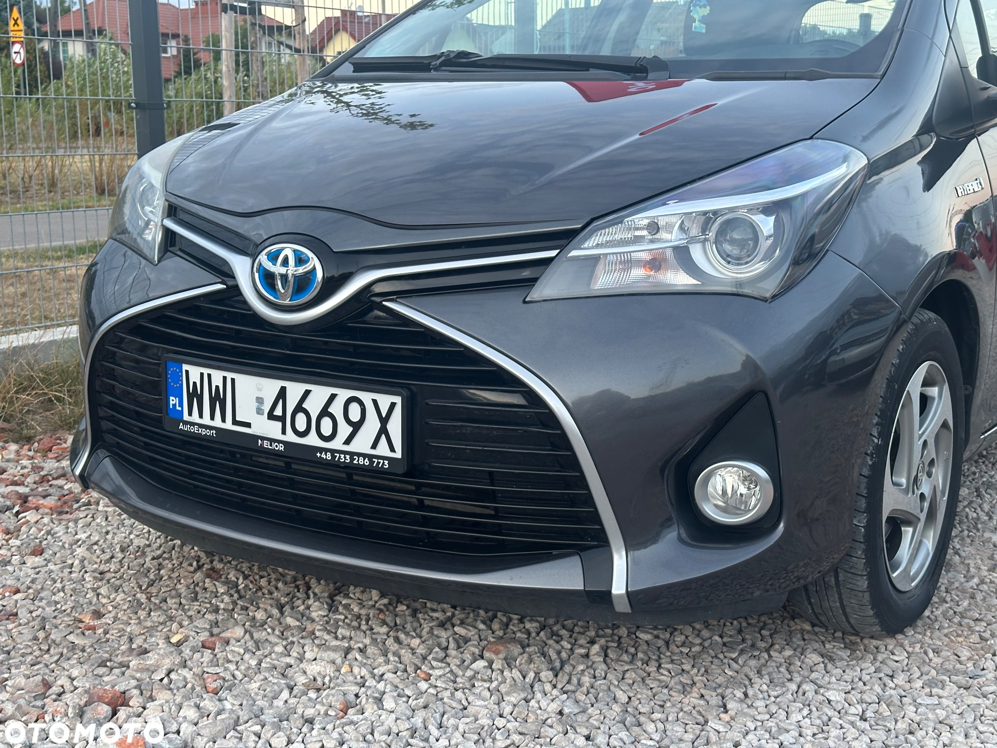 Toyota Yaris Hybrid 1.5 VVT-i - 4