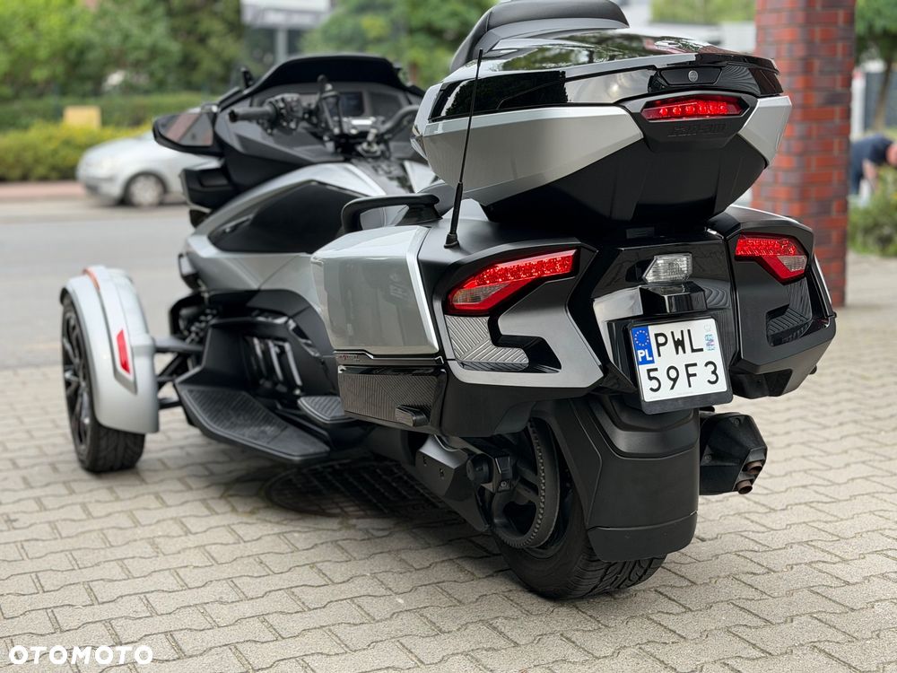 Can-Am Spyder - 22