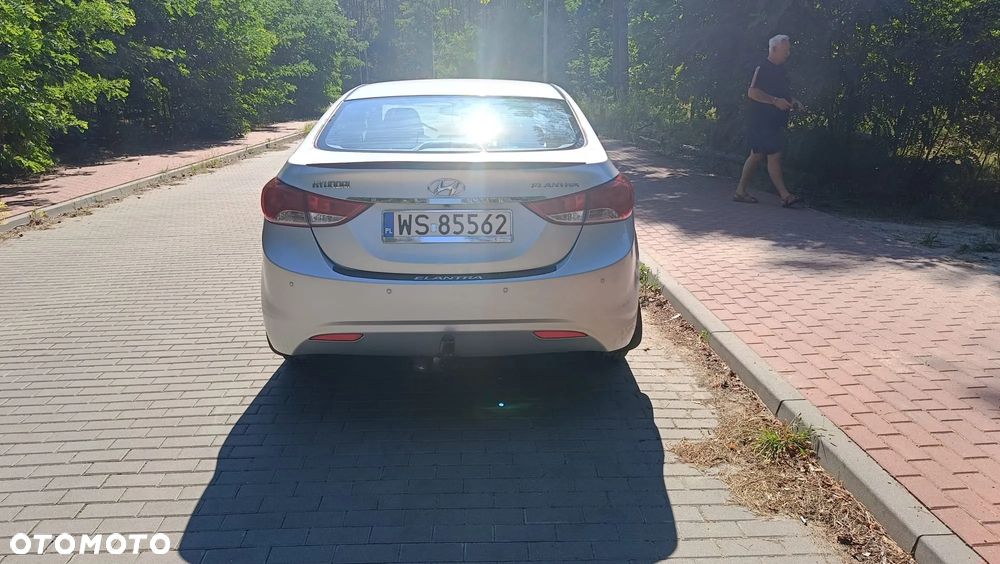 Hyundai Elantra 1.6 Comfort - 6