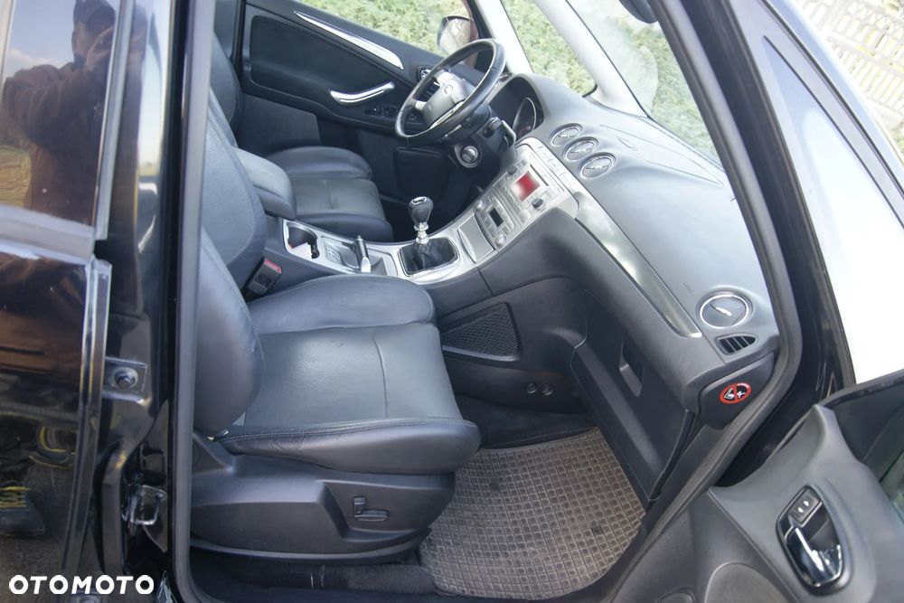 Ford S-Max 2.0 TDCi DPF Ambiente - 17