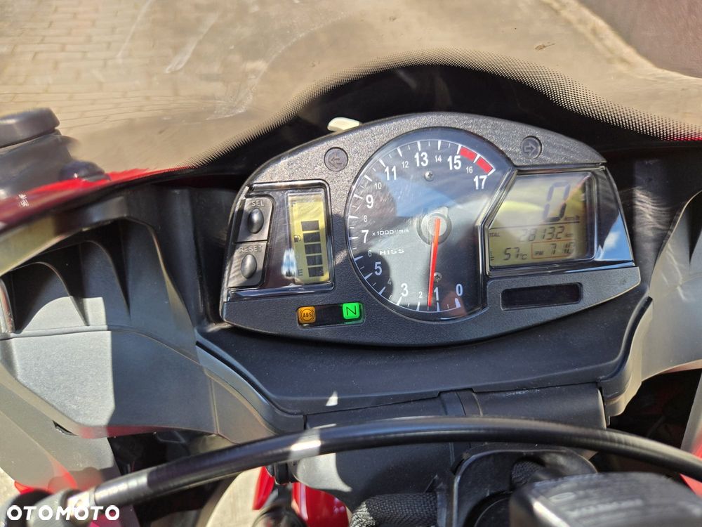 Honda CBR - 9