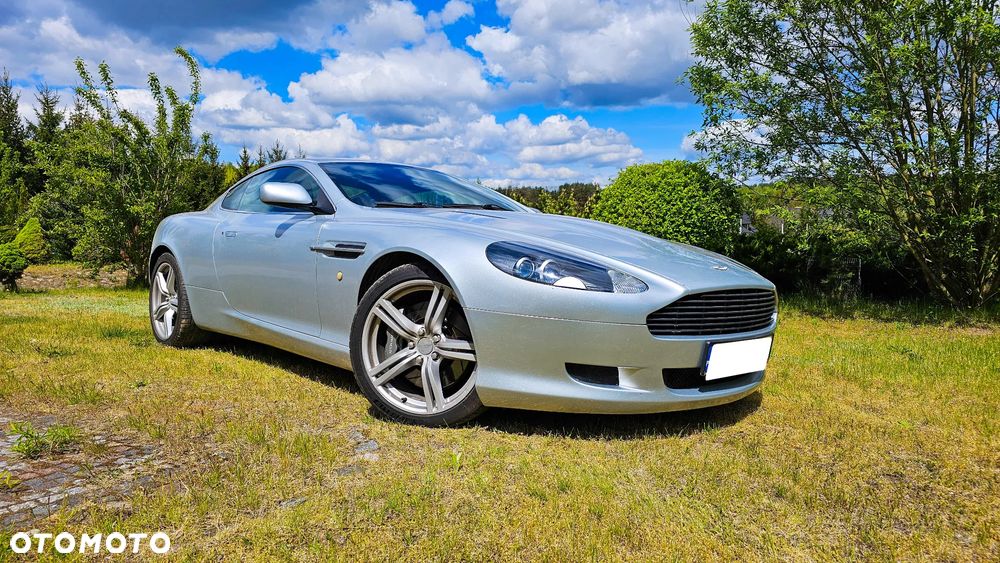 Aston Martin DB9 Standard - 31