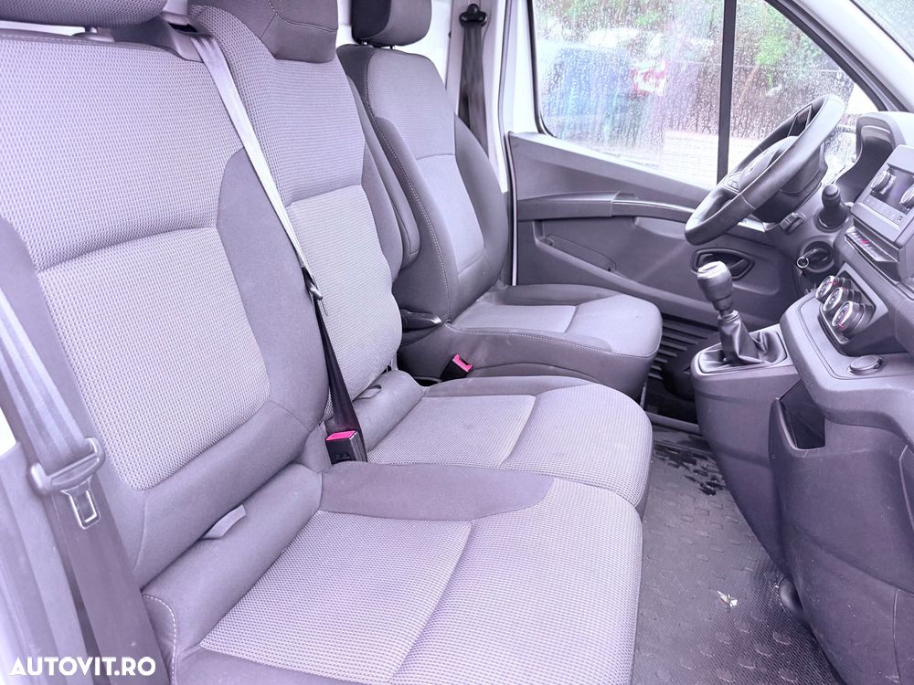 Renault Trafic - 23