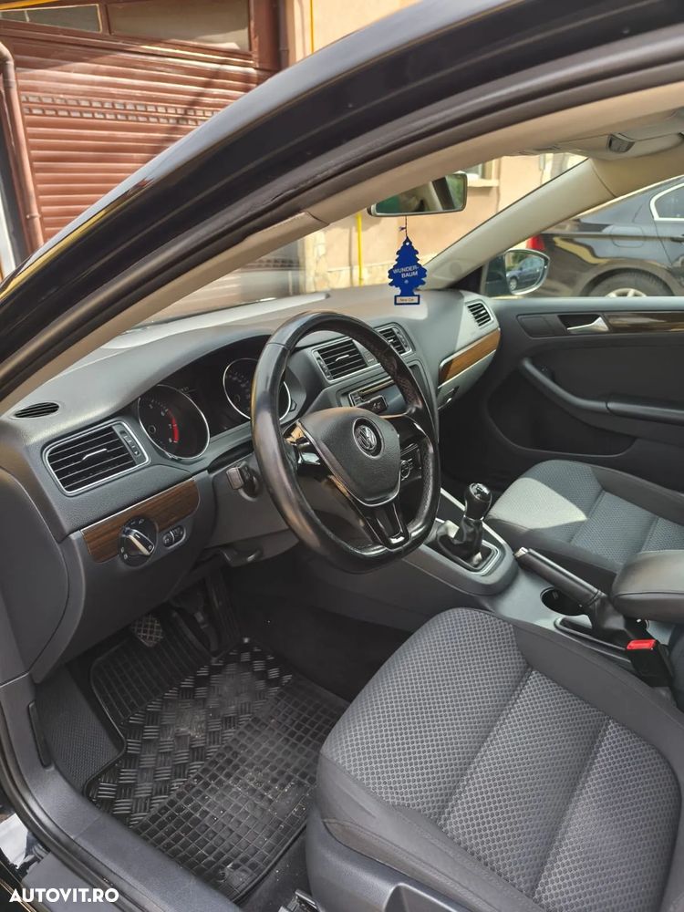 Volkswagen Jetta 1.2 TSI Comfortline - 5