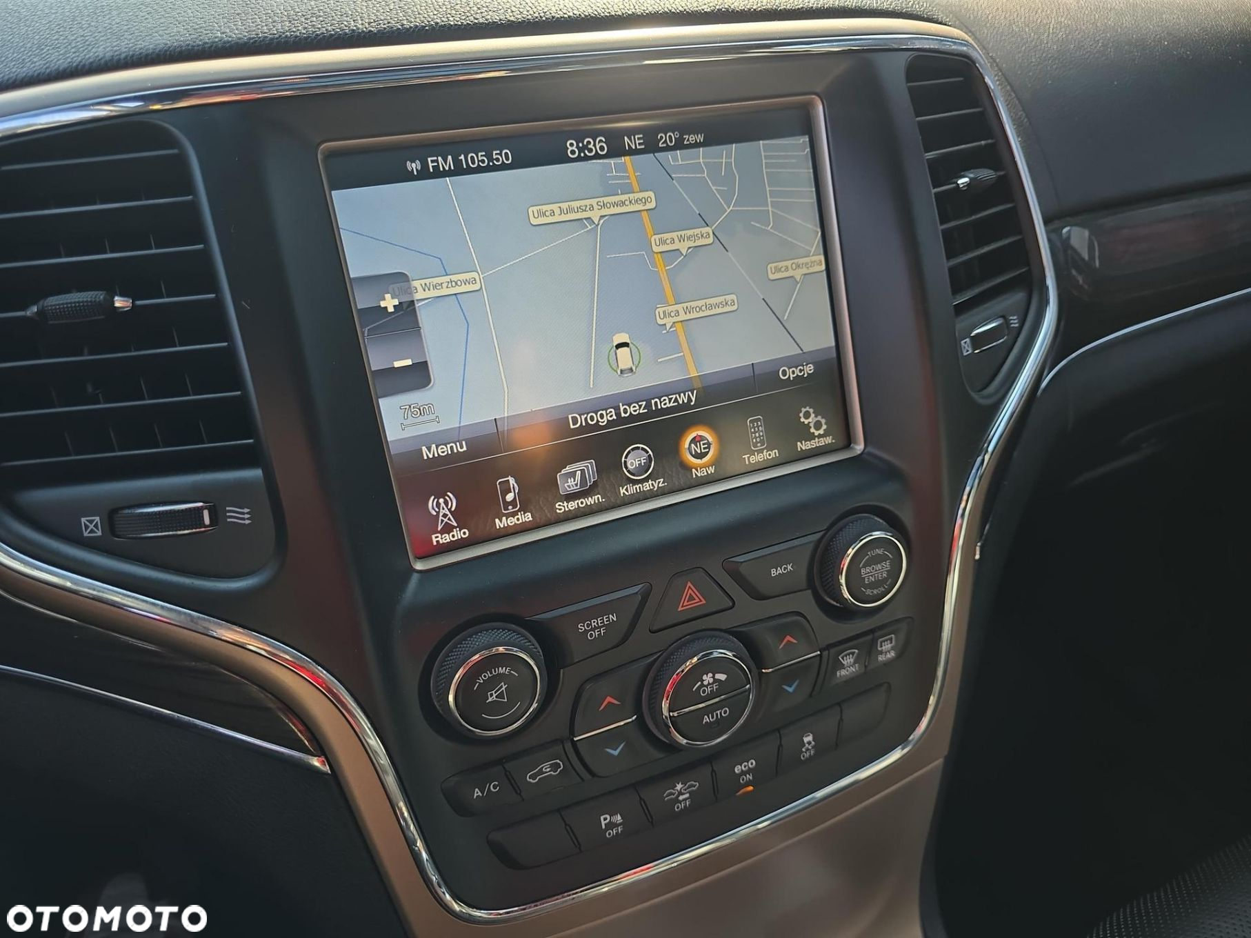 Jeep Grand Cherokee - 21