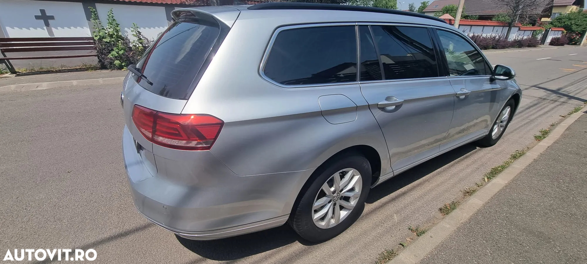 Volkswagen Passat Variant 2.0 TDI DSG (BlueMotion Technology) Comfortline - 4