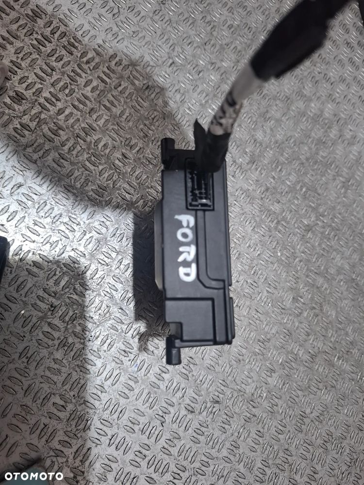 Kamera  Ford Tourneo Connect 2021 rok nr DKT1T19H406CG - 3