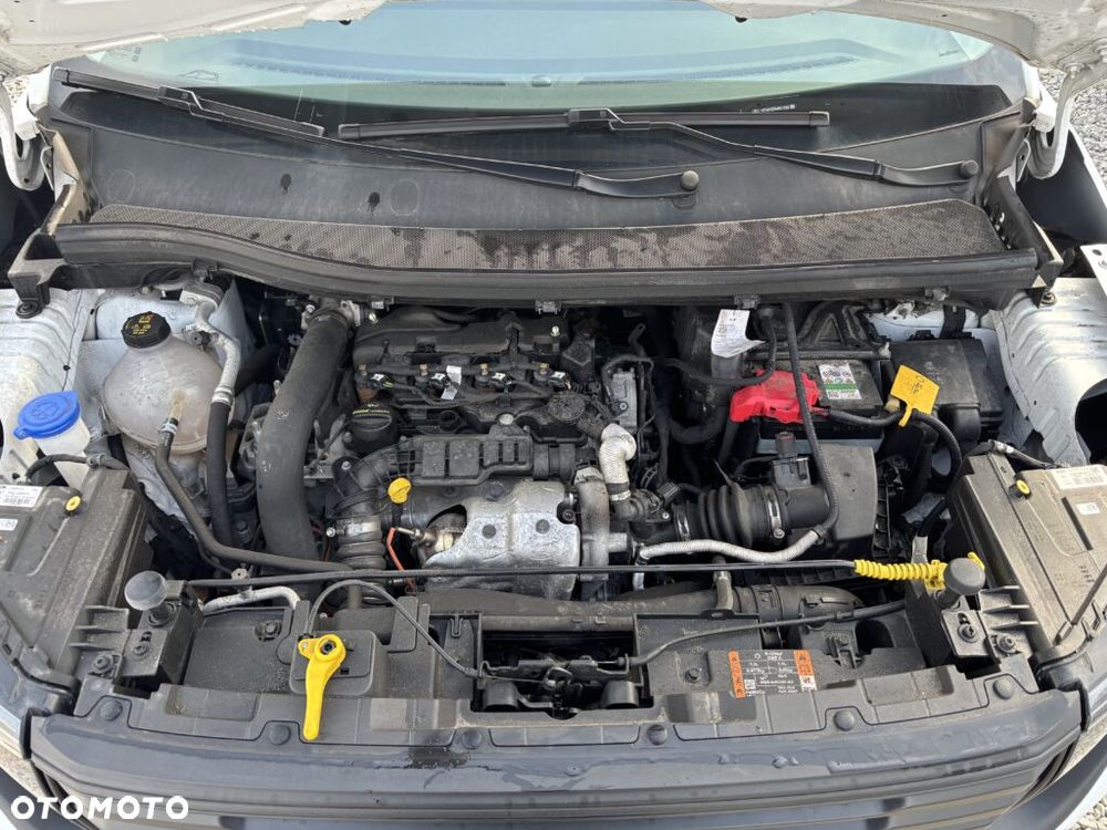 Ford Transit Courier - 14