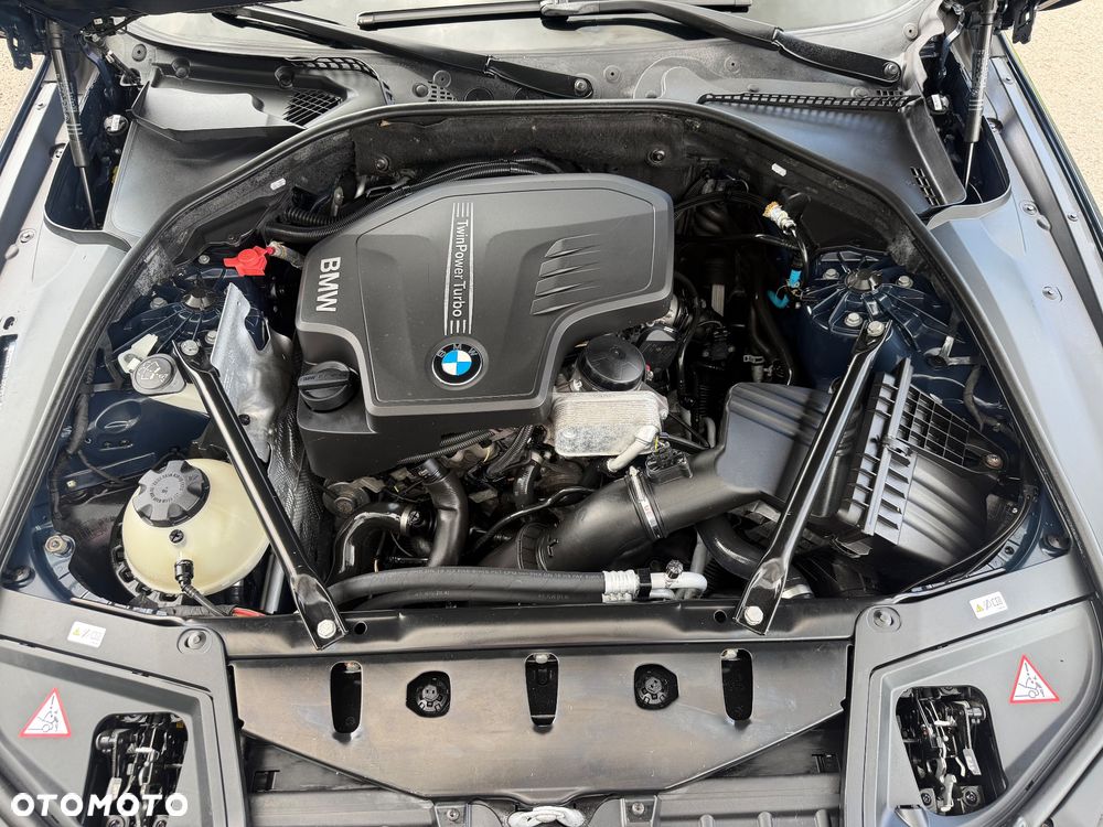 BMW Seria 5 520i - 25