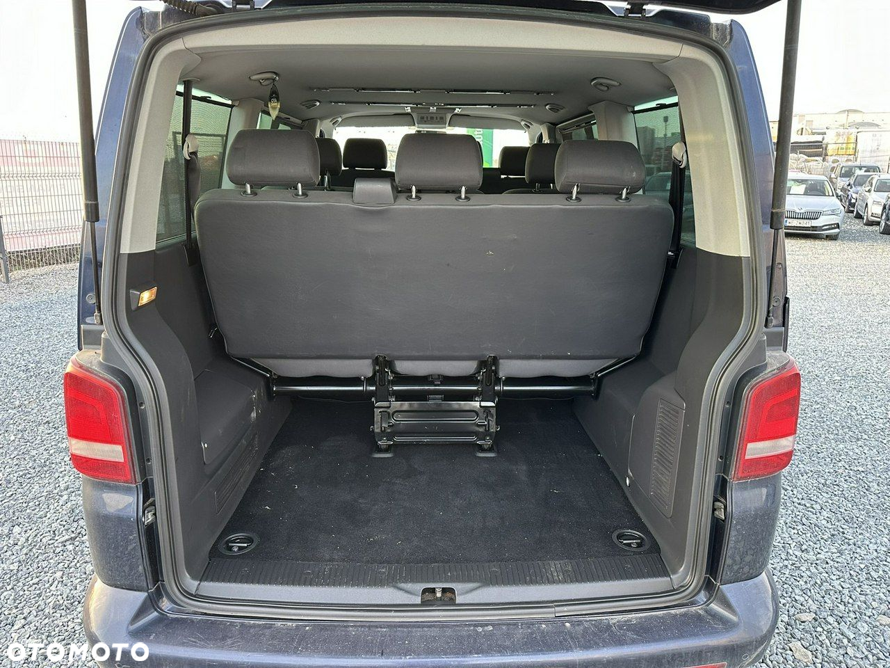 Volkswagen Caravelle - 24