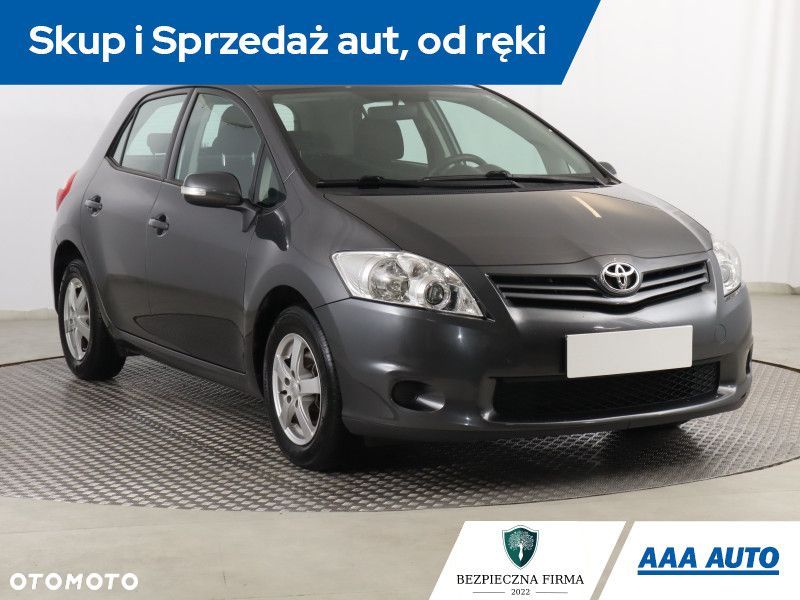Toyota Auris - 2