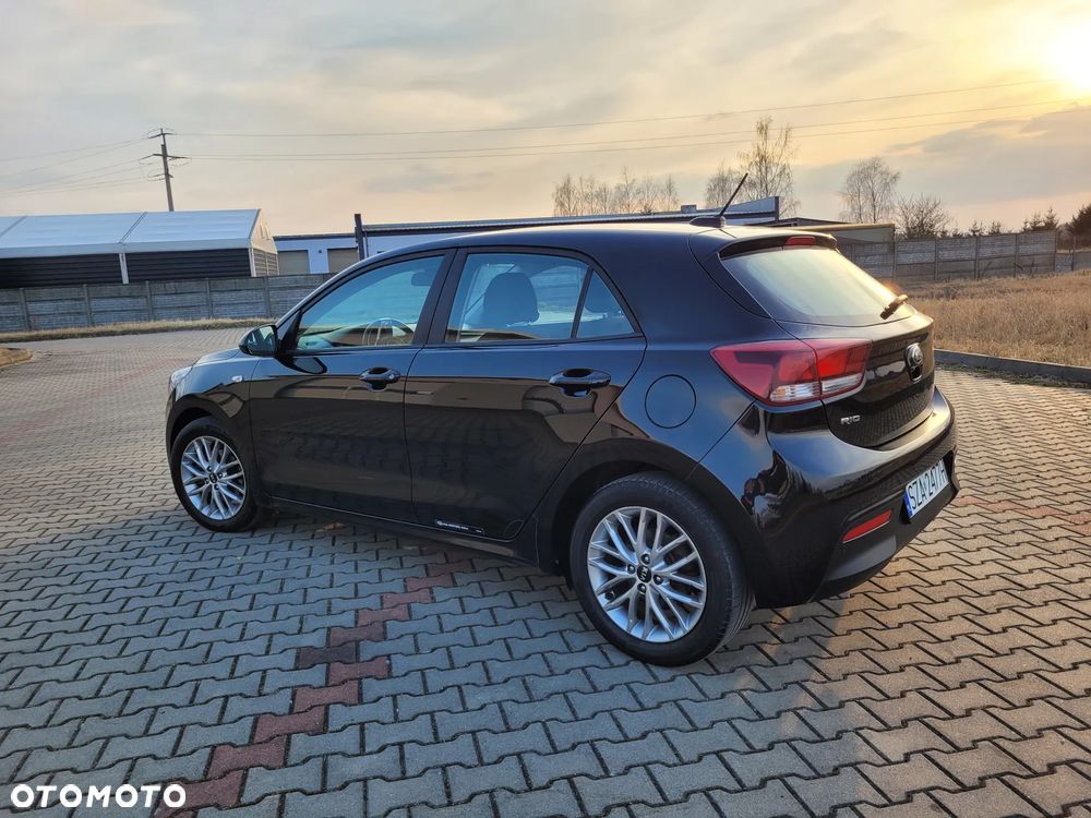 Kia Rio 1.2 XL Business Line - 32